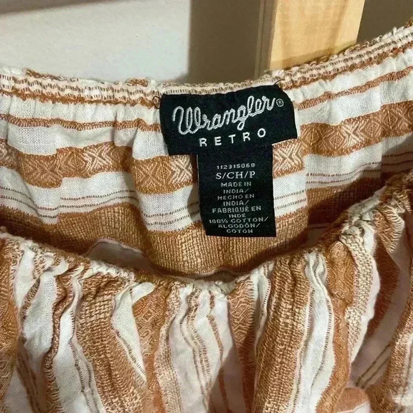 Wrangler retro women’s Southwestern stripe off shoulder blouse size small - Picture 4 of 7